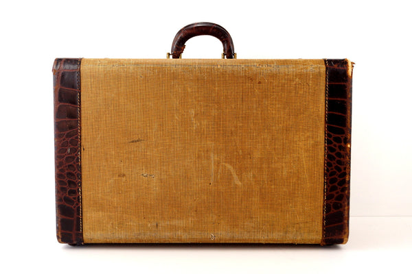 Sold at Auction: VINTAGE LEATHER LUGGAGE , 1920S SQUARE CASE +