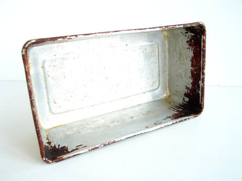 Vintage Metal Bread Loaf Baking Pan   Tin With Unique Baked-on Patina 